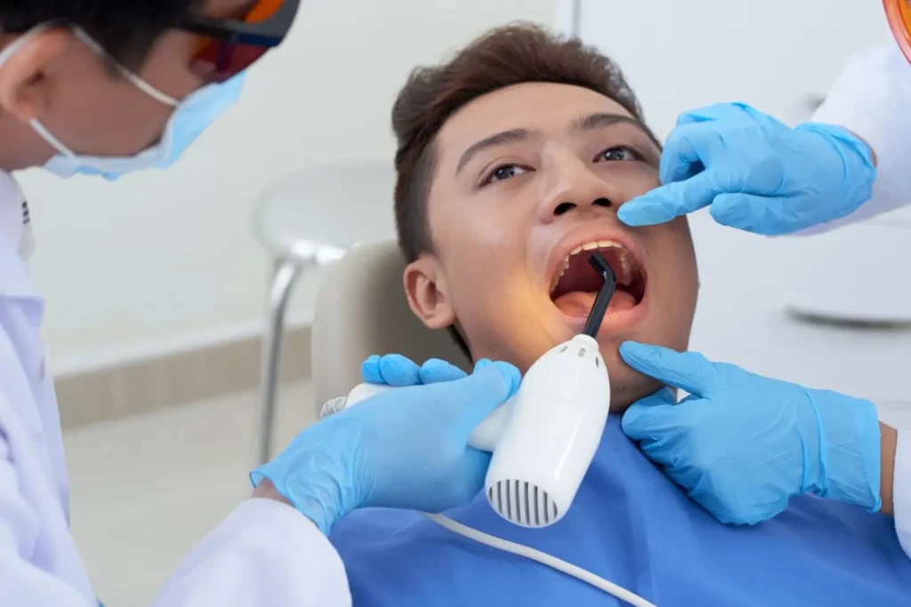 early Signs and Symptoms of Gum Disease